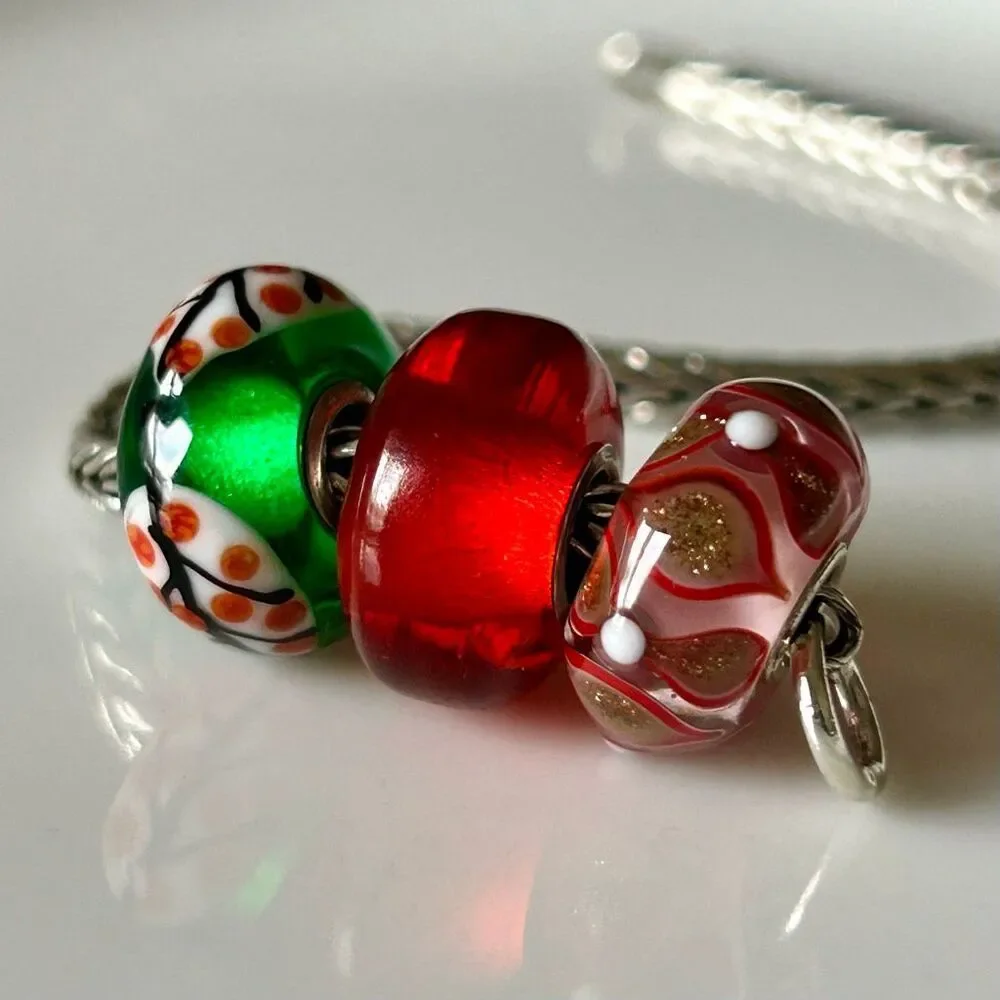 TROLLBEADS 2 Uniques Green Red & Glitter LAA 925S w Artisan Red Glass & Silver